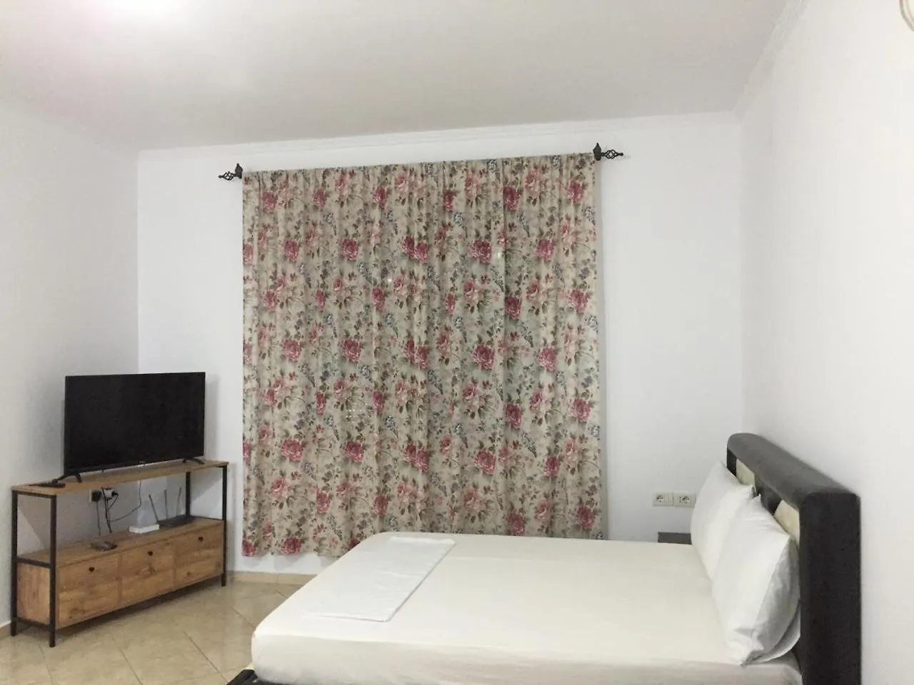 Albear Holiday Home Vlorë 0*,  Albânia